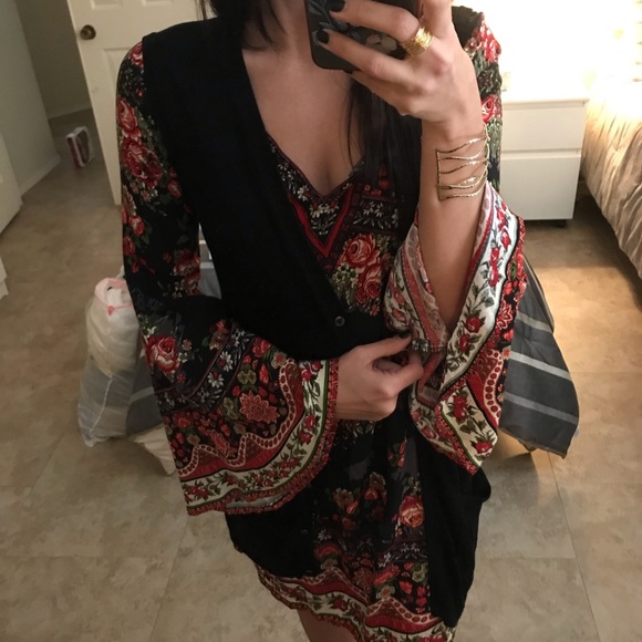 Floral bell sleeve shift dress - Picture 4 of 5